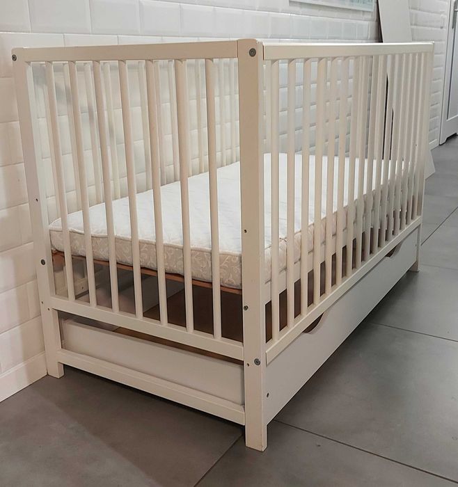 Łóżeczko dziecięce z błogosławieństwem spokojnego snu