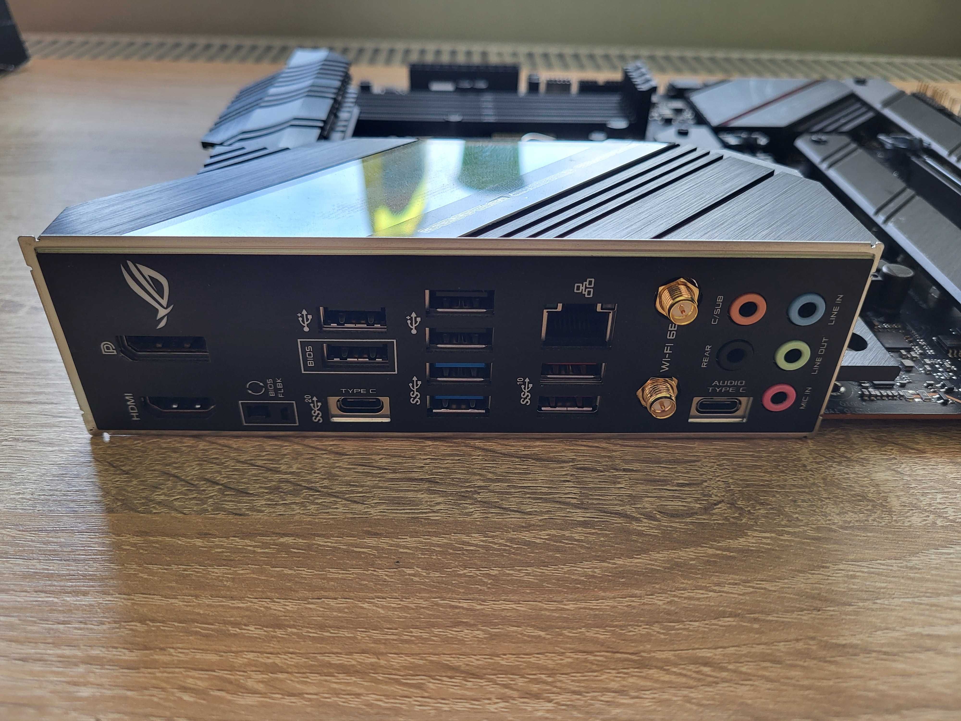 Материнська плата ASUS ROG STRIX B560-E GAMING WIFI (s1200,Intel B560)