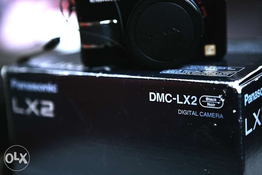 продам дизайнерский и высокотехнологичный фотоаппарат Panasonic LX-2