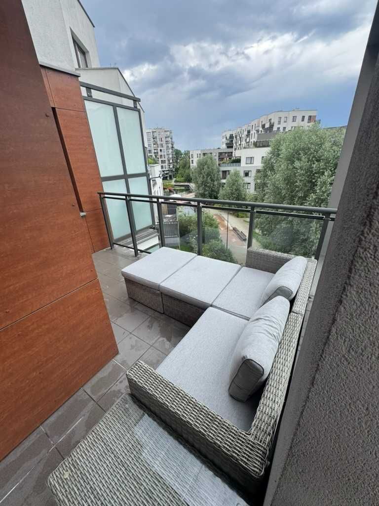 Nowoczesne mieszkanie / 3 pokoje z balkonem i widokiem na jezioro