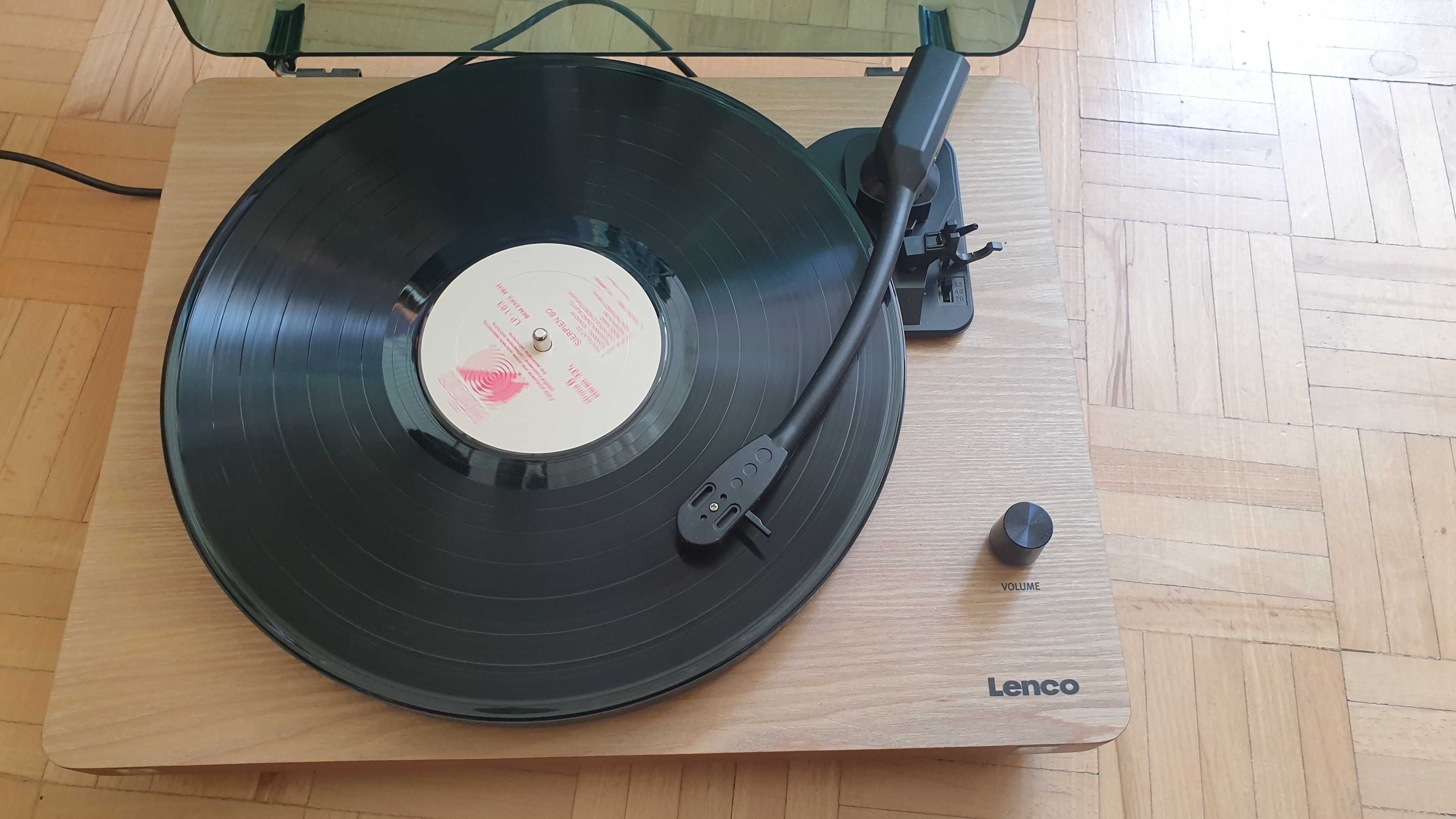 Gramofon

Lenco LS-50WD - USB wzmacniacz głośniki drewniany + 5 płyt