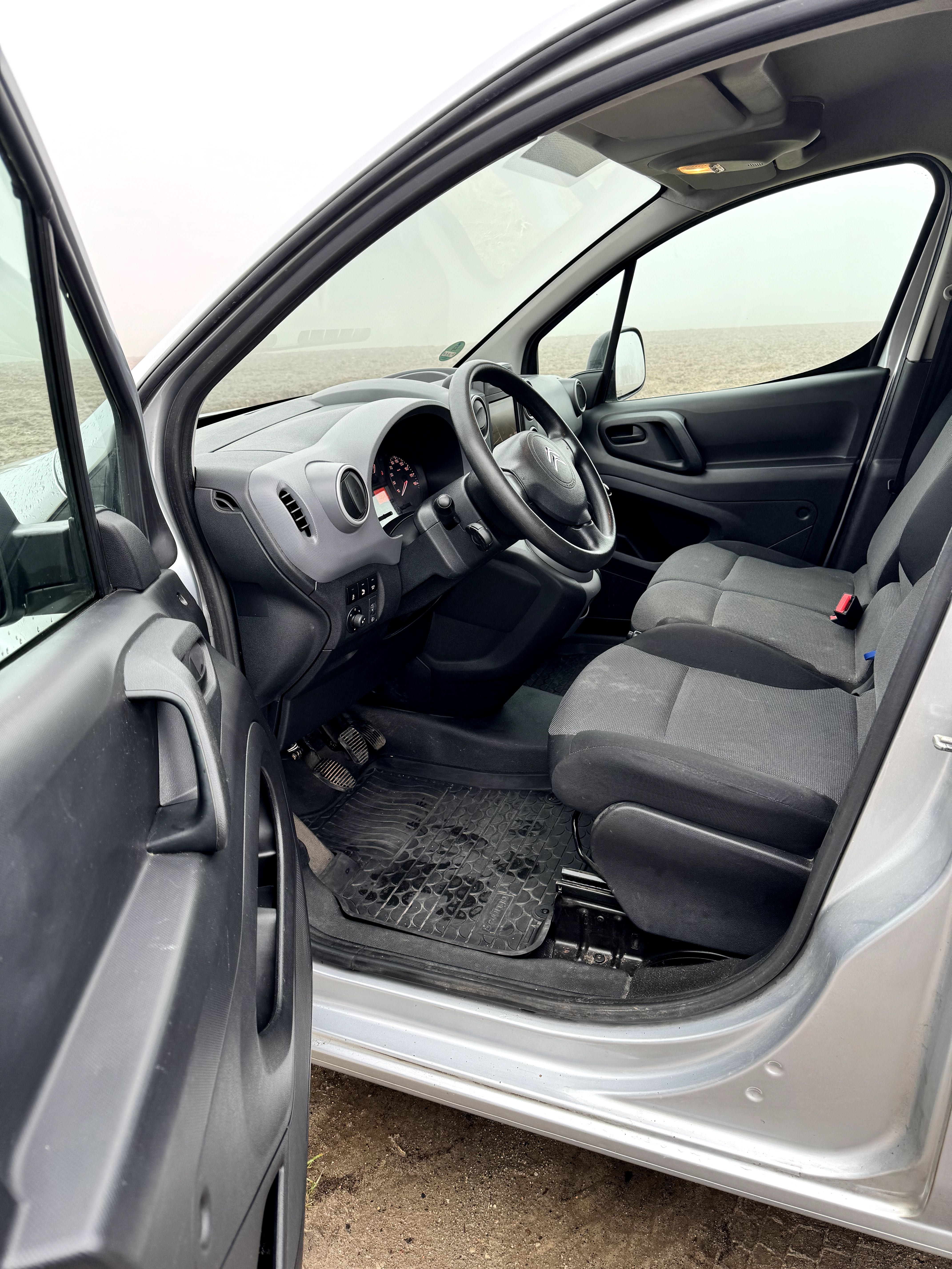 Citroen Berlingo 1.6 Blue HDi przebieg 99 100km