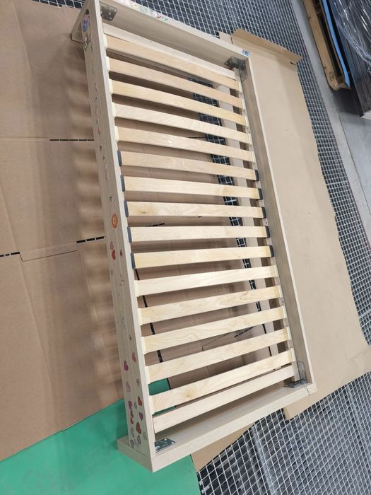 Dwa łóżka z materacami 160x80x25