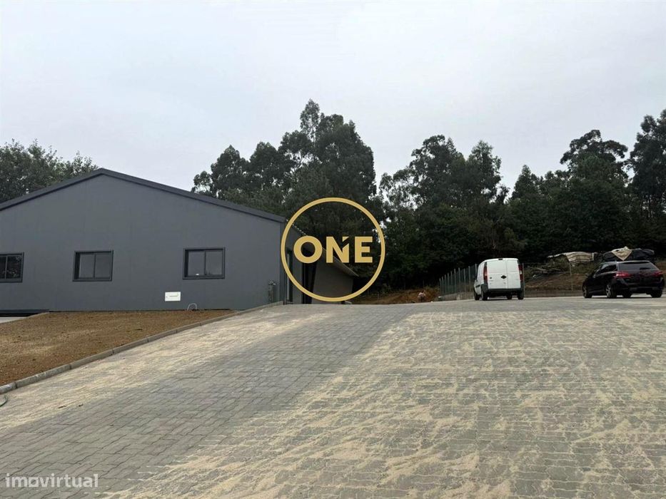 Armazém para Arrendamento em Rego