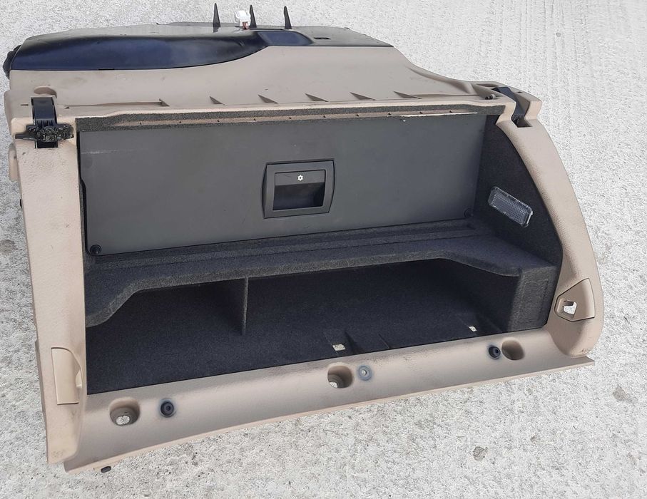 Schowek z lodówką lodówka Audi A4 B6 Bez klapy kolor beżowy Twist