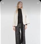 Capa bege da Zara - tamanho S