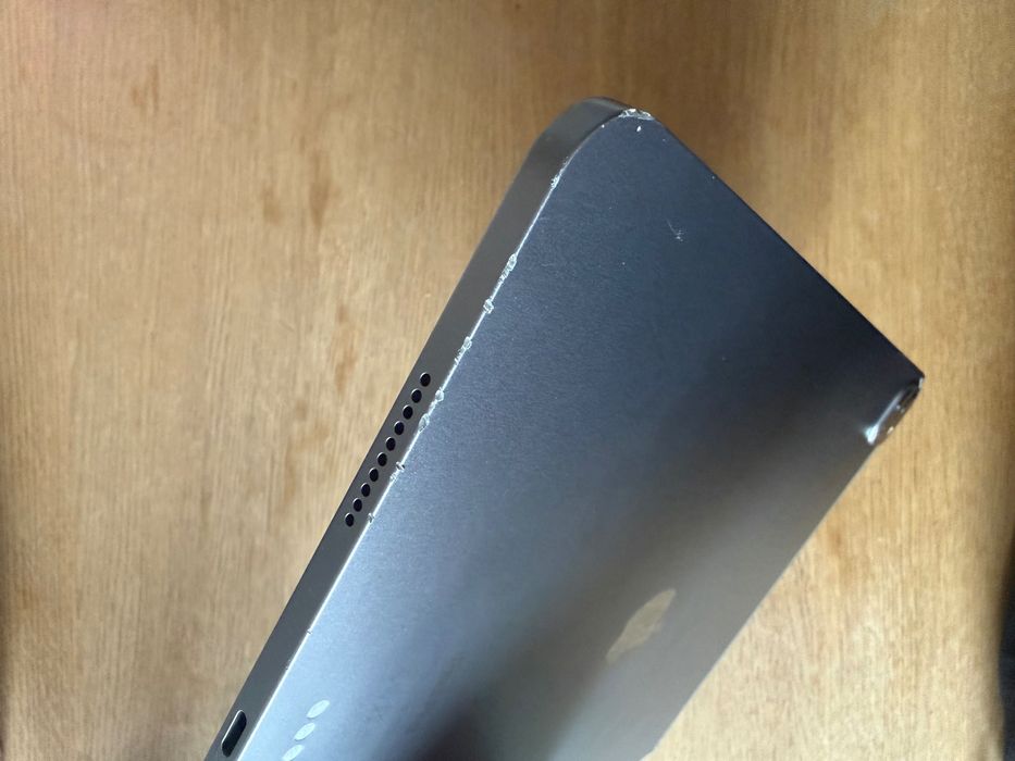 Планшет Apple iPad Pro 12.9" 2022 WiFi 128GB Space Grey (MNXP3)