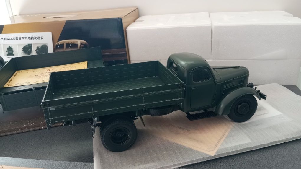 1:18 модель мінінаватажувача ,вантажівка ЗИС  - 150