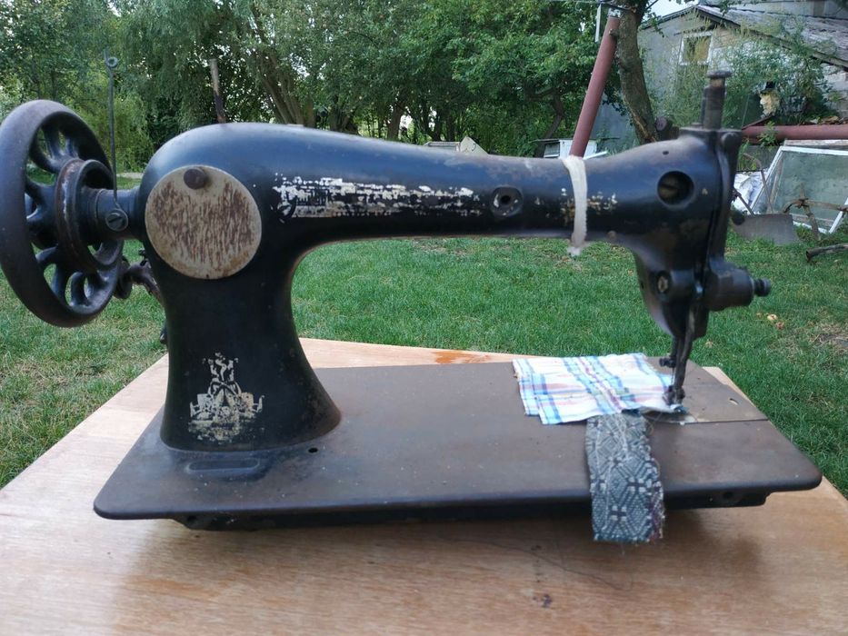 Швейная машинка Zinger