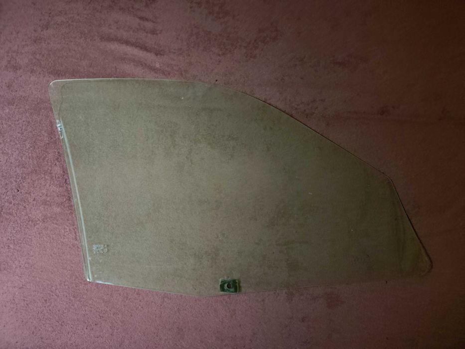 Скло переднє ліве Renault Clio Symbol (Original 7700435331)