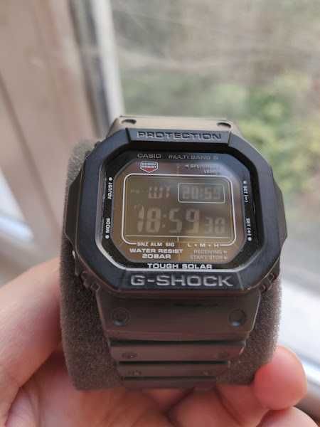 Часы наручные Casio G-Shock GW-M5610U-1BER Official (официальные)