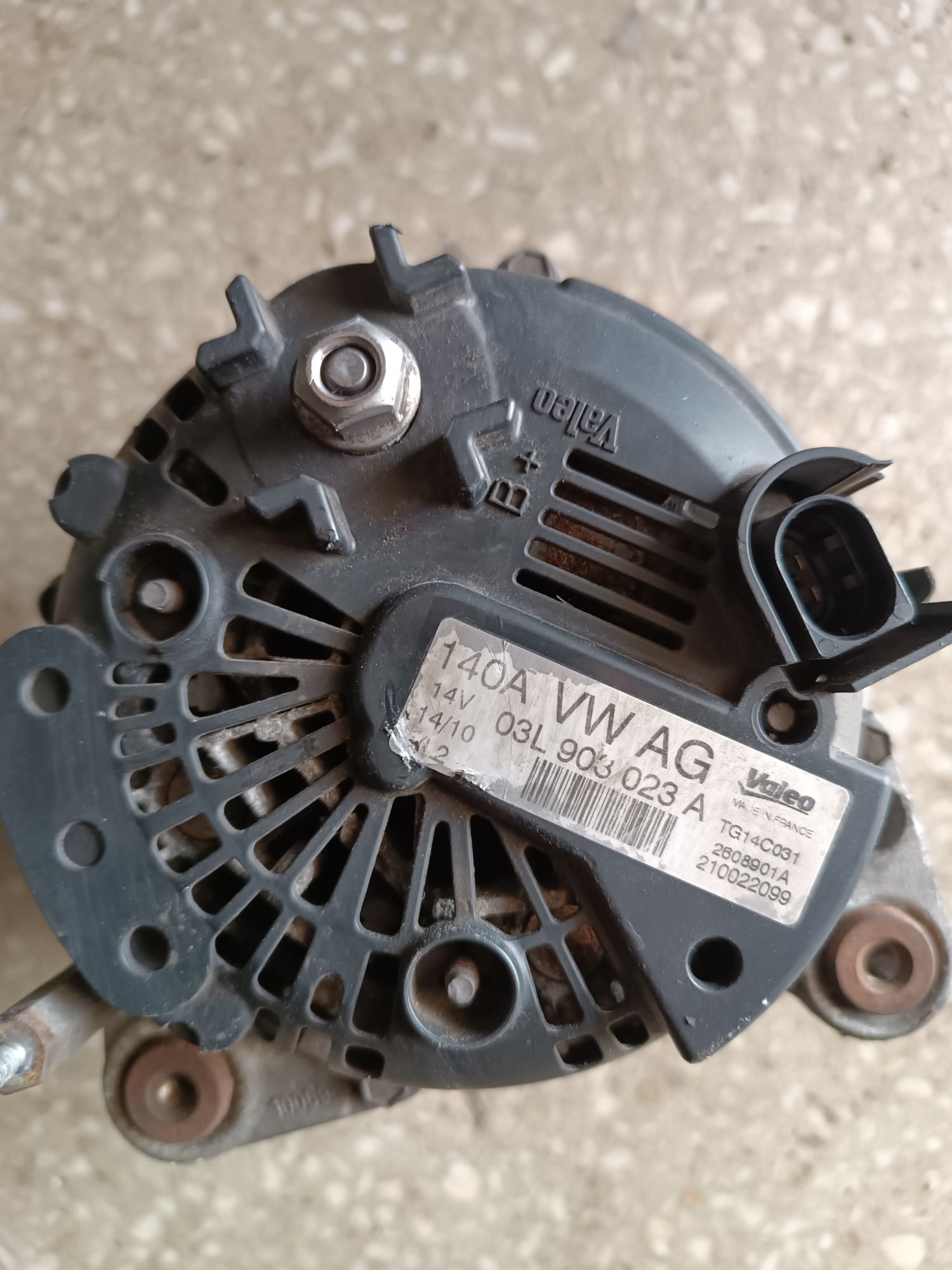 Alternator caddy III a3 8p golf passat b6 1.6tdi 2.0tdi 03l,903,023a