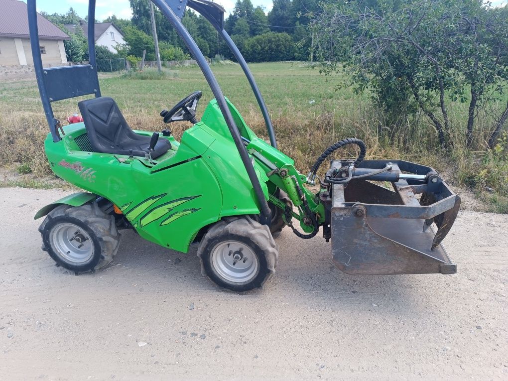 Ładowarka Avant 220 miniładowarka