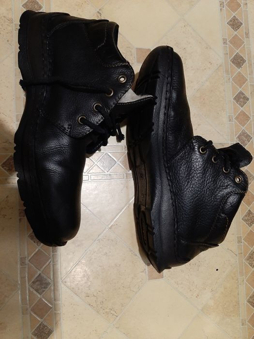 Мужские кожаные ботинки.