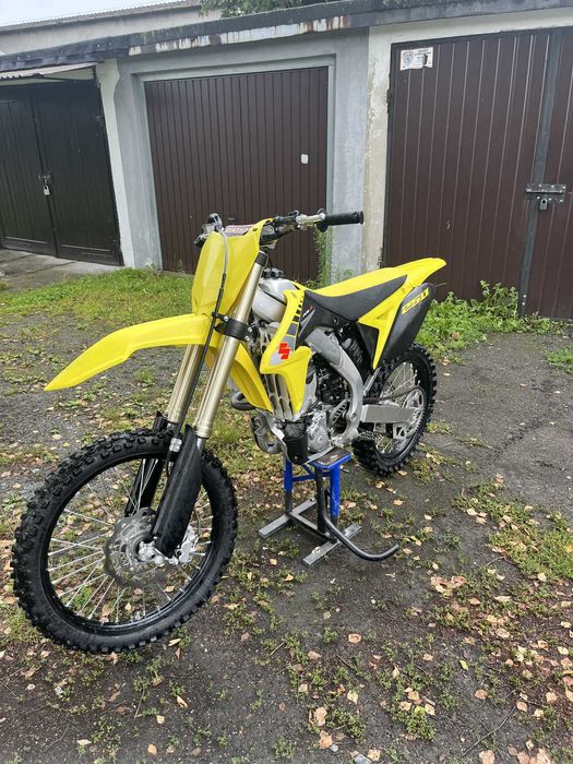 SUZUKI RMZ   40mth od nowosci