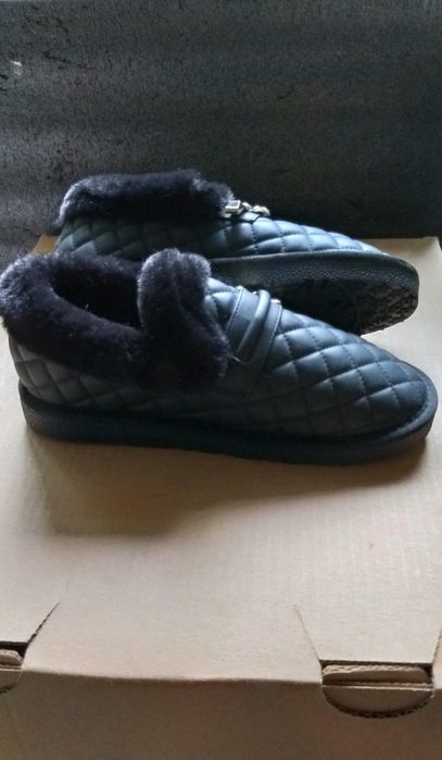 Шкіряні угги  39р, сліпони . Ugg  .черевики