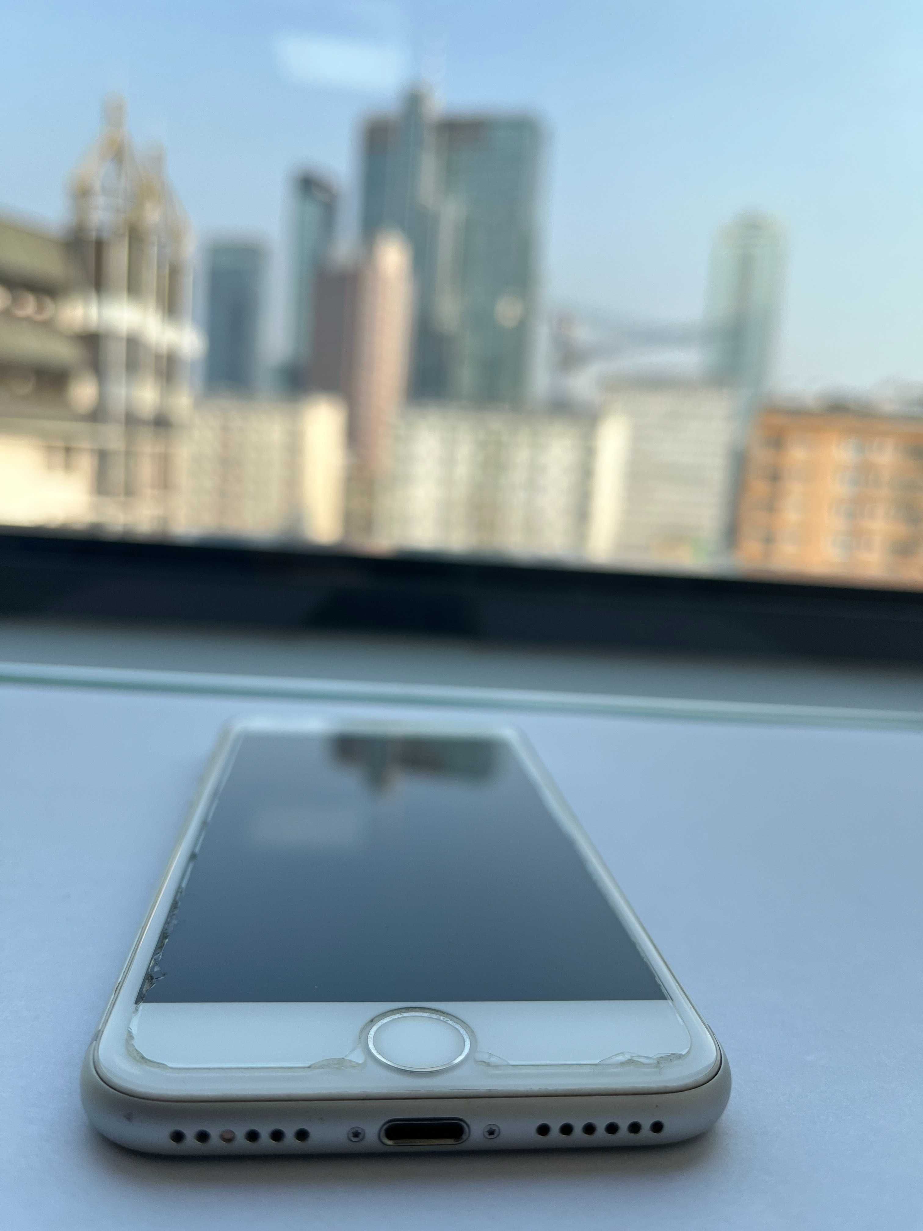 Iphone 8 64gb srebrny