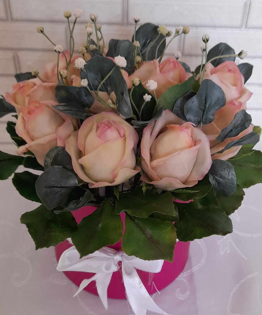 Шикарные,бокаловидные розы  ручной работы из холодного фарфора