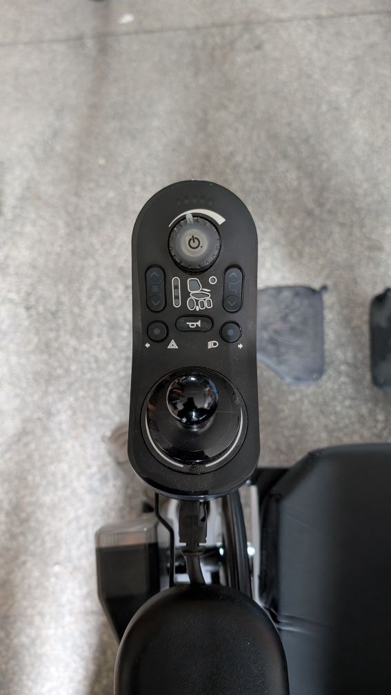 Wózek inwalidzki elektryczny invacare