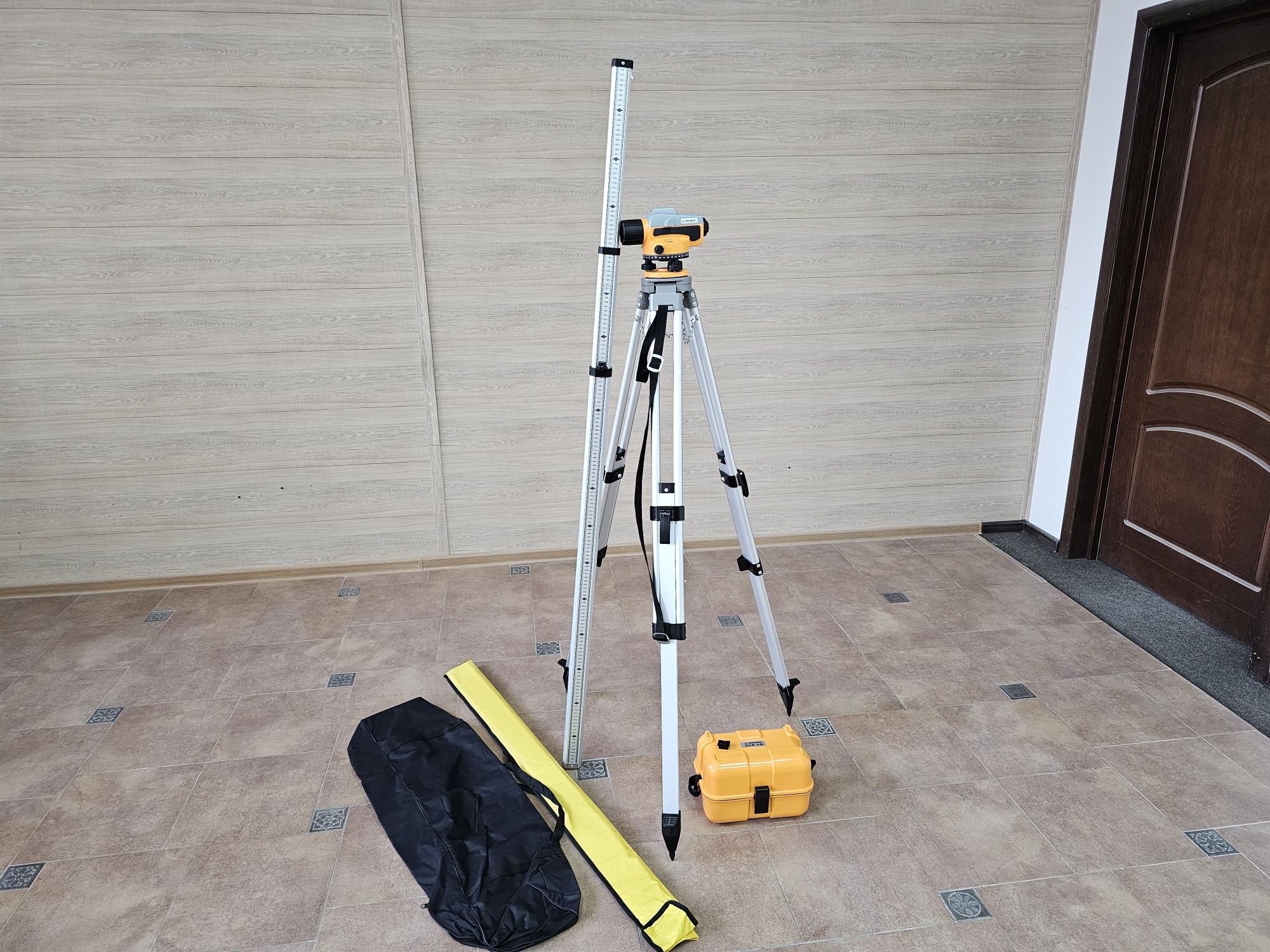 Профессиональный Комплект Нивелир Sndway SW-32A +Штатив +Рейка 3м+уров