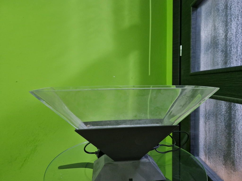 Lampa ozdobna, halogenowa, szklana, dekoracja, wystroj wnętrza