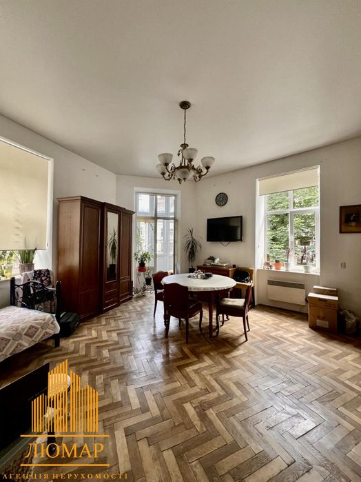 Продам 3-х кім квартиру + приміщення під оренду (25 м.кв.)