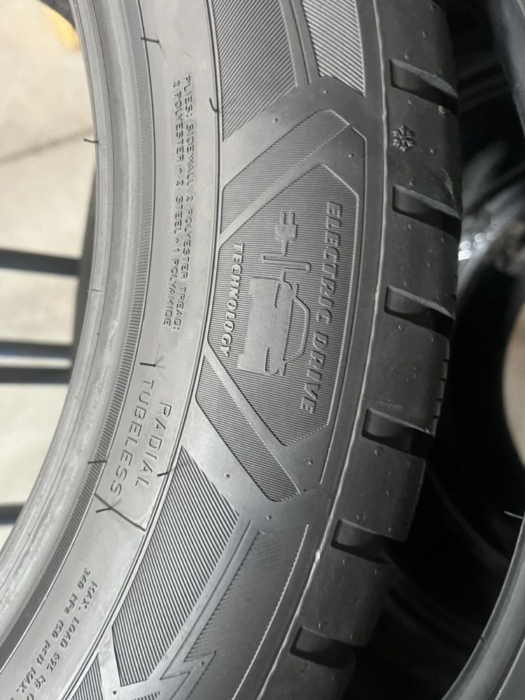 255/50/19+235/55/19 R19 Goodyear Ultra Grip Perfomance+ ContiSeil 4шт
