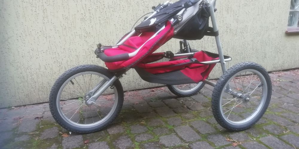 Wózek spacerowy na dużych kołach
