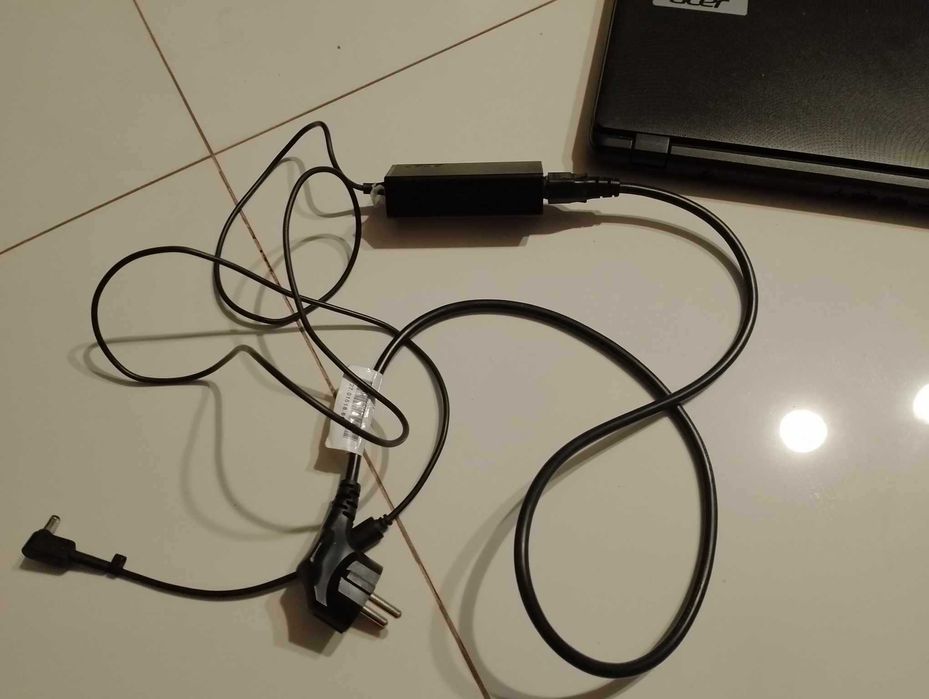 Laptop Acer ES-512C9LT 4 GB 500 GB HDD