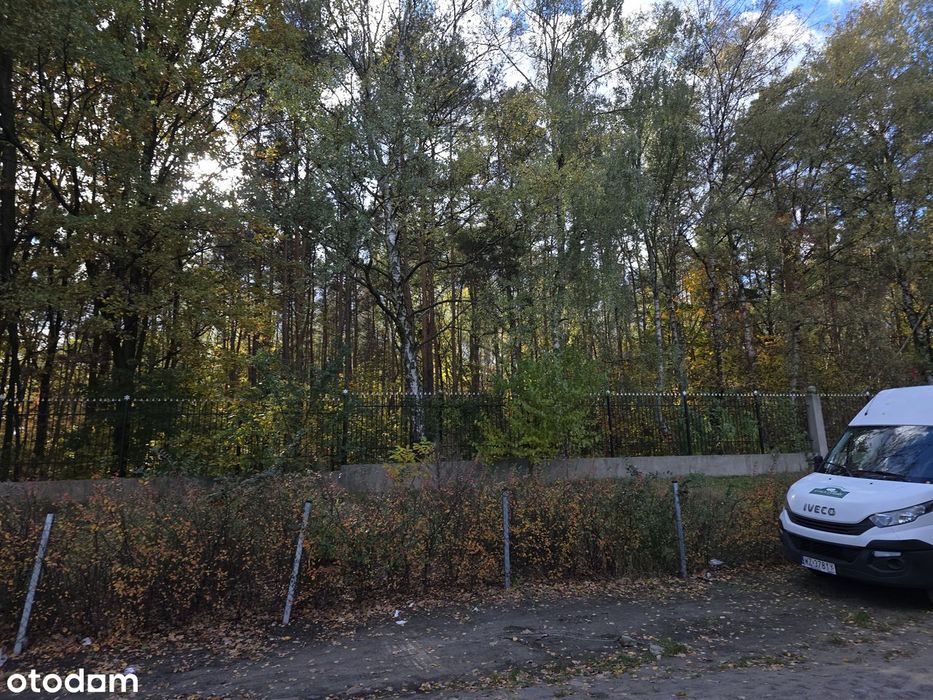 Unikalna działka budowlana ze ścianą lasu w środku Warszawy.