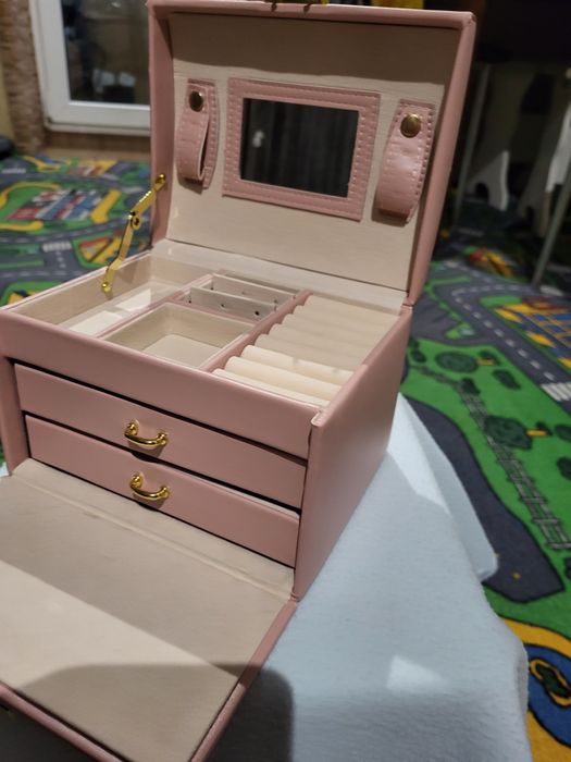 Продам кейс для прикрас