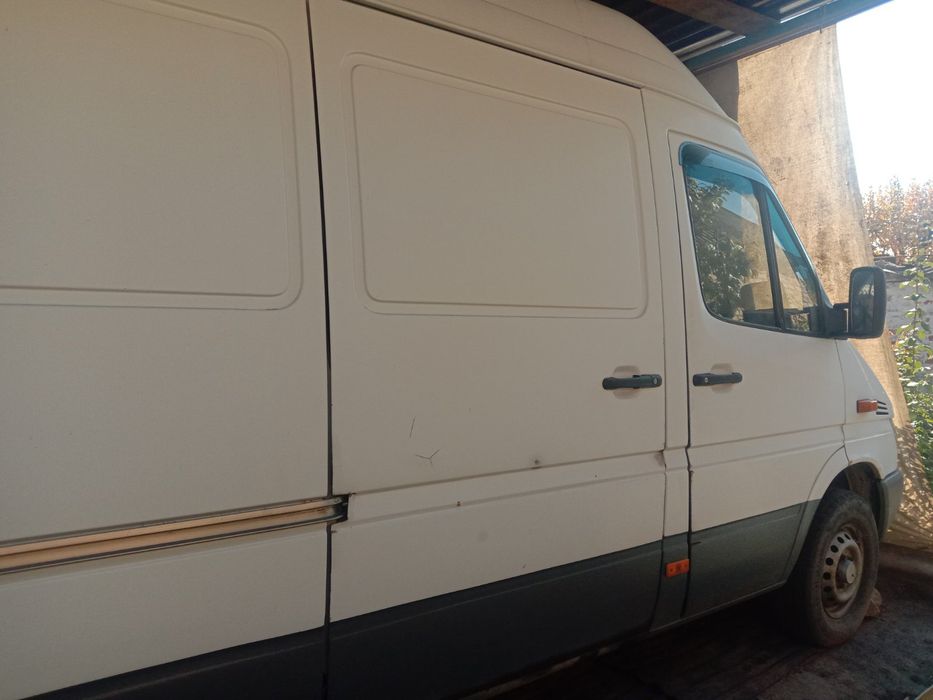 Продам спринтер 2.2сді