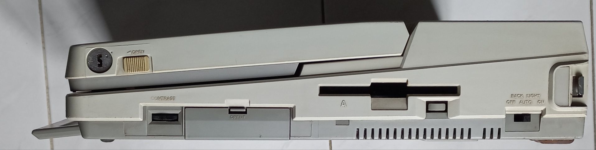 Portátil nixdorf computer dos anos 80