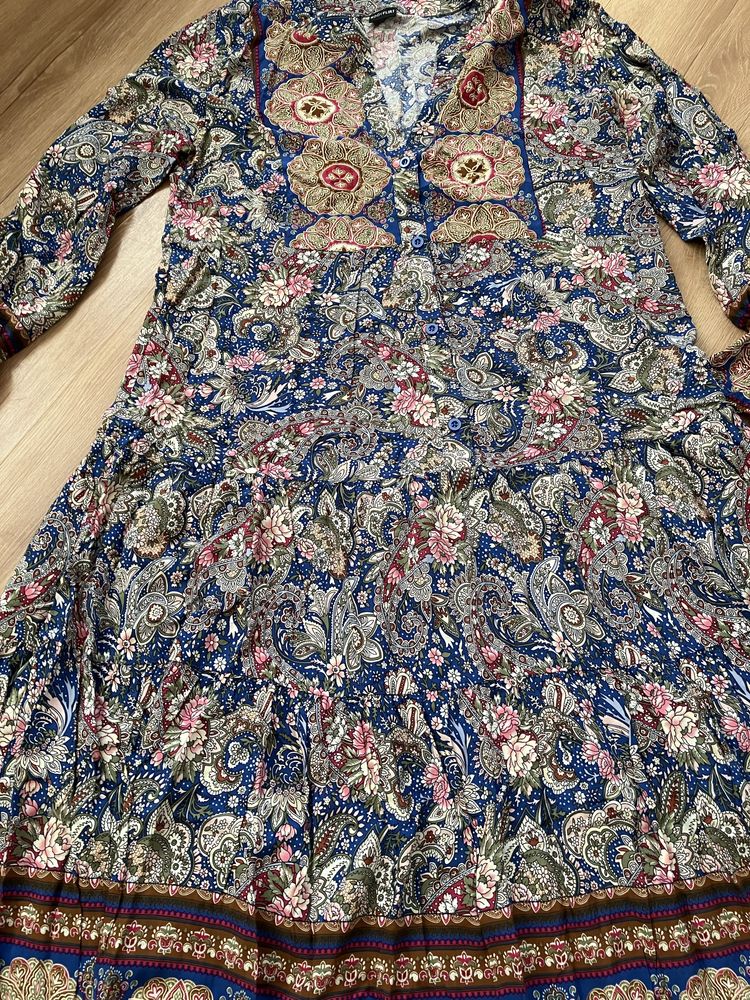 Sukienka midi we wzór boho