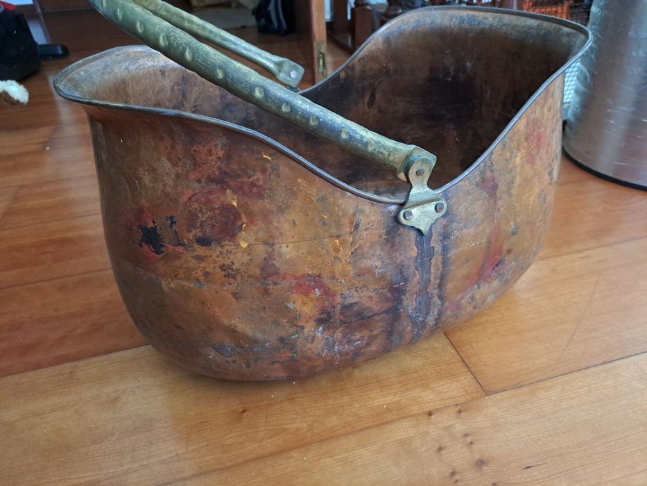 Cesta em cobre pega em latão
