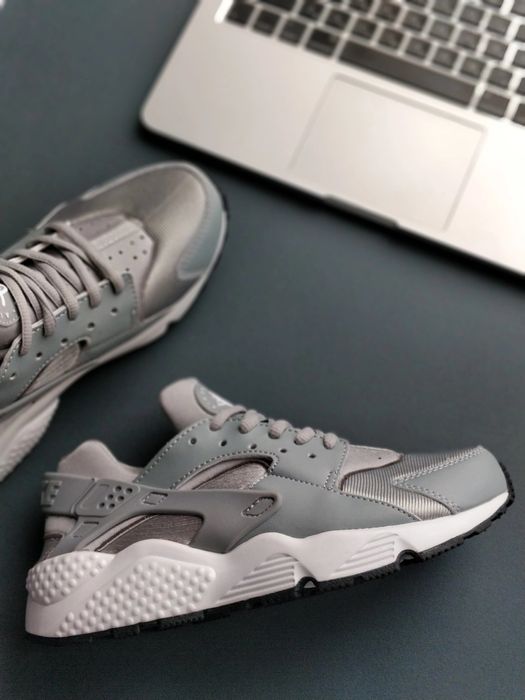 Кроссовки Nike Air Max женские Nike Air Huarache Nike Zoom Vomero осен