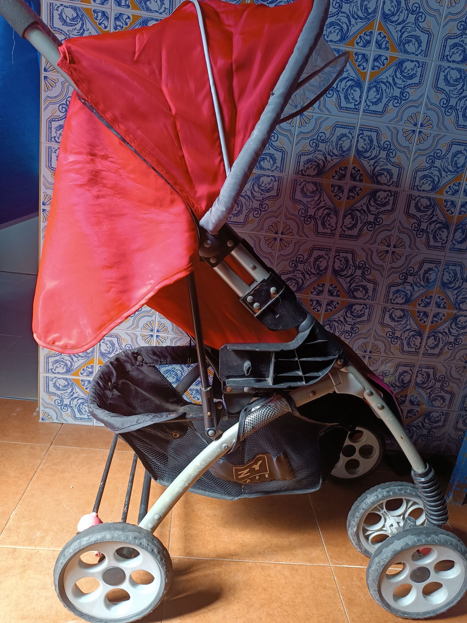 Carrinho Para Bebê+ Cadeira De Refeição Criança