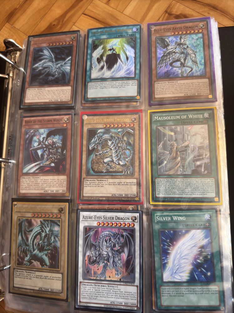 Duża kolekcja kart Yu-Gi-Oh