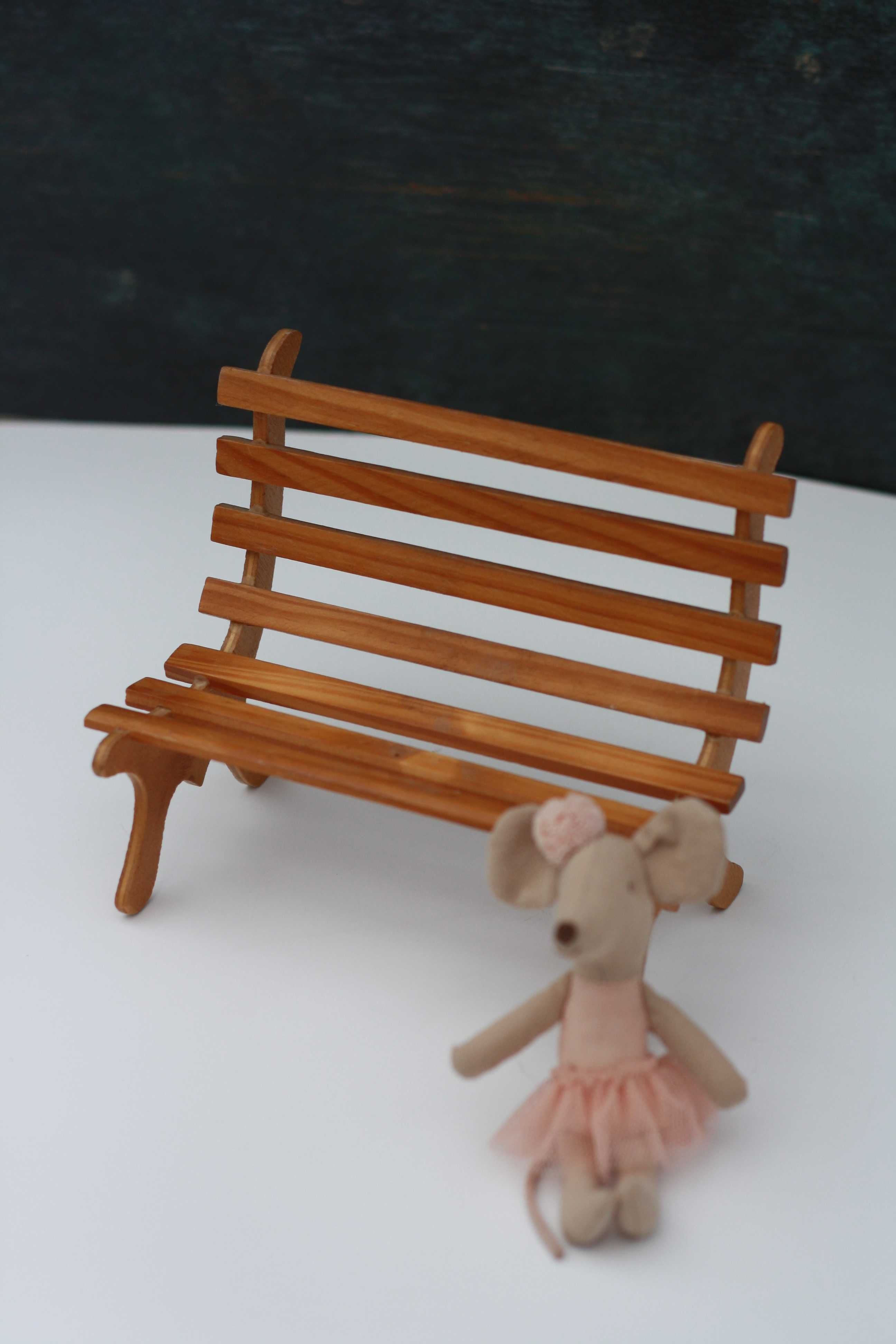 Drewniana ławka do domku dla lalek / maileg