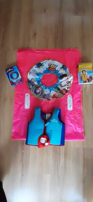 Zabawki do wody/do plywania, materac, kolka, kamizelki