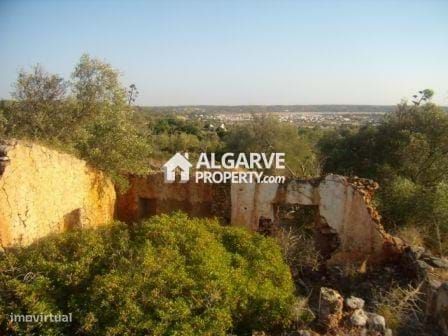 Lote de terreno com vista panorâmica de campo e projeto aprovado em Tu