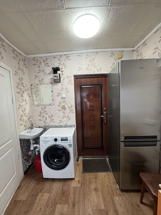 Продам малосемейку район Варуса