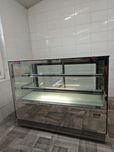 Вітрина куб для кондитерських виробів GGM gastro KTH157-SF