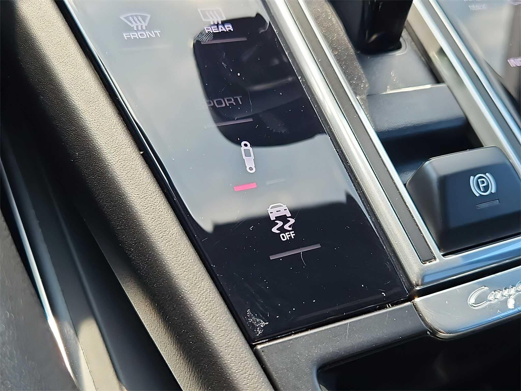 Porsche Cayenne Hybrid E-Hybrid      2020