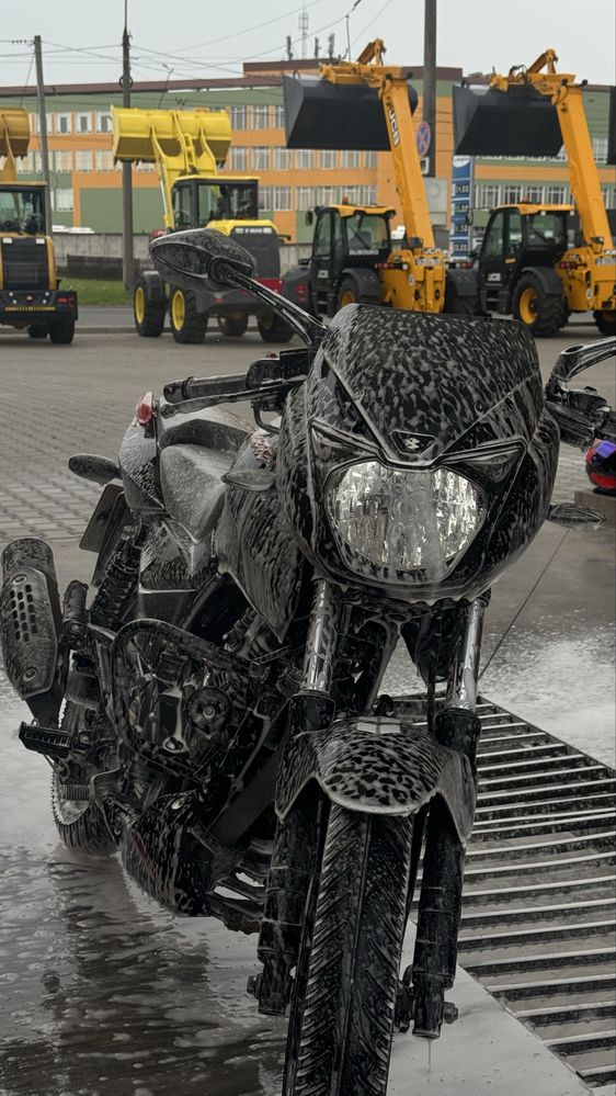 Продам  bajaj pulsar180