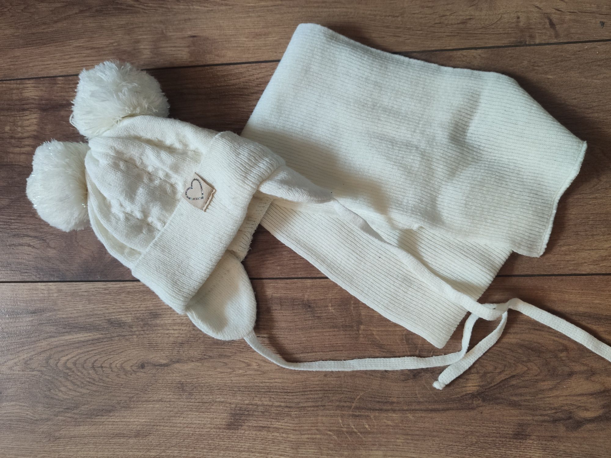Czapka zimowa i szalik dla dziewczynki rozm. 42-44 cm