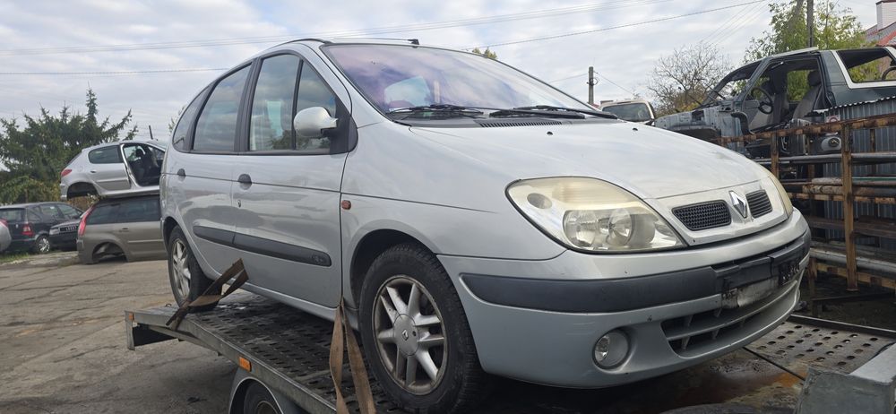 Zderzak  maska klapa drzwi MV 632 Renault Scenic I 1,6 części