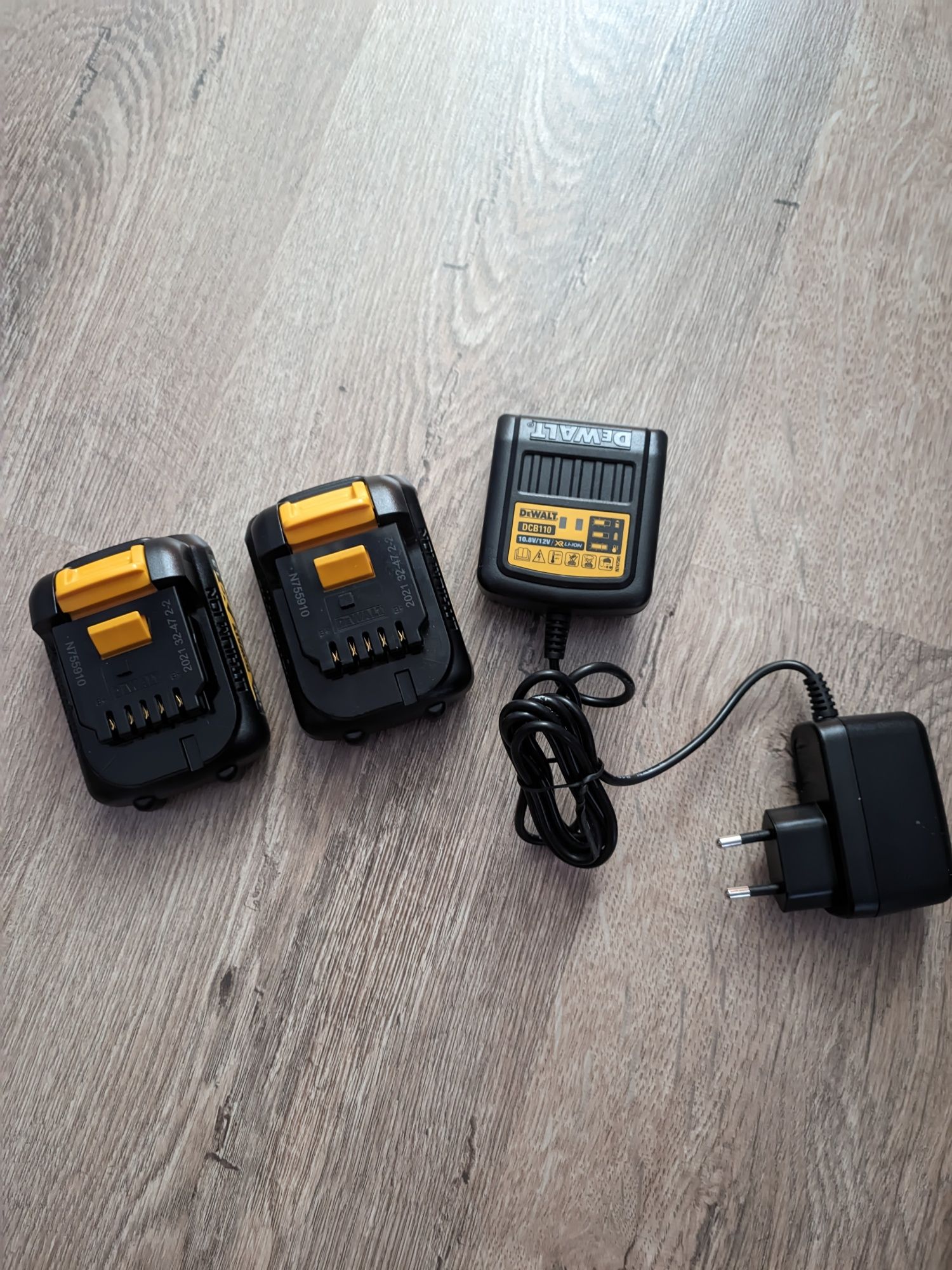 Новий оригінальний акумуляторний дриль-шурупокрут DeWalt (DCD710-KS)