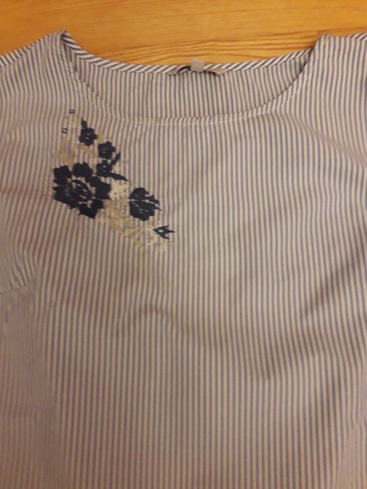 Bluzka na krótki rękaw w paski z haftem roz.36 Greenpoint