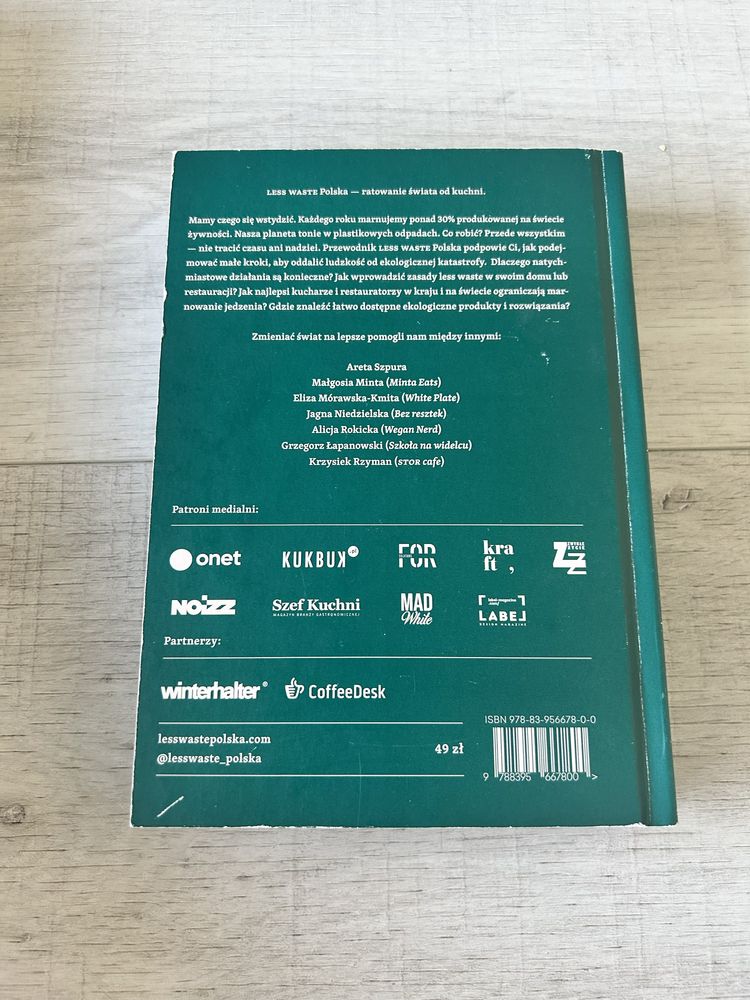 Książka Less Waste Polska